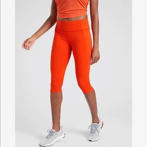 ATHLETA Velocity Stash Pocket Crop Tight